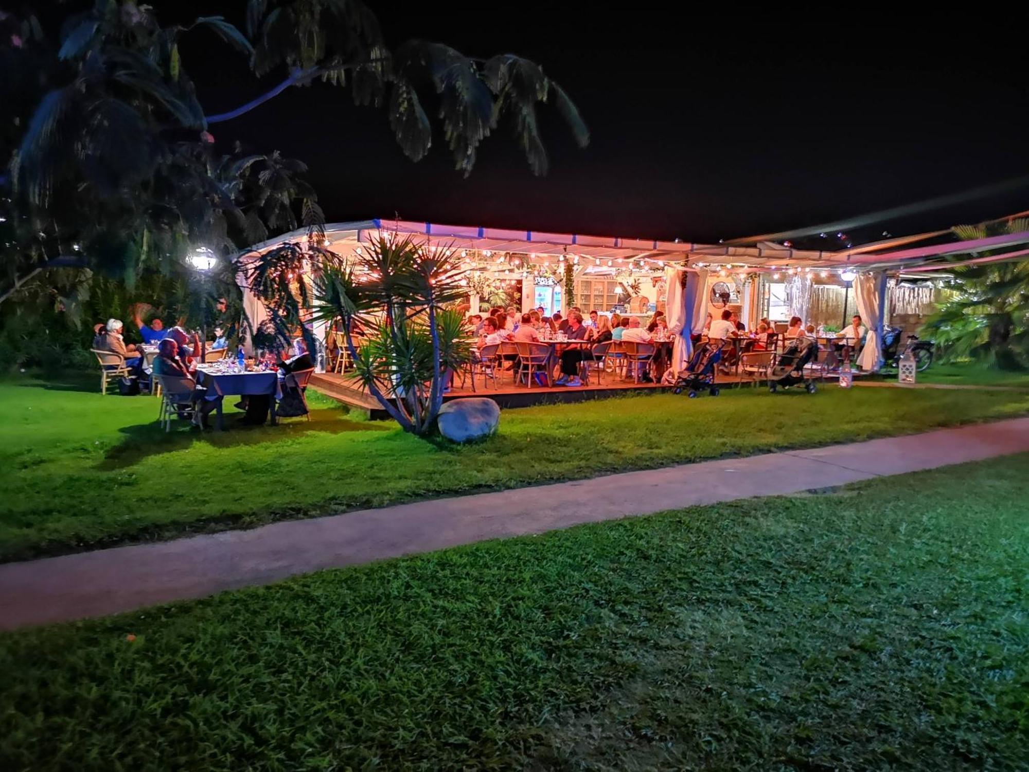 Rey Beach Club Monte Nai Εξωτερικό φωτογραφία