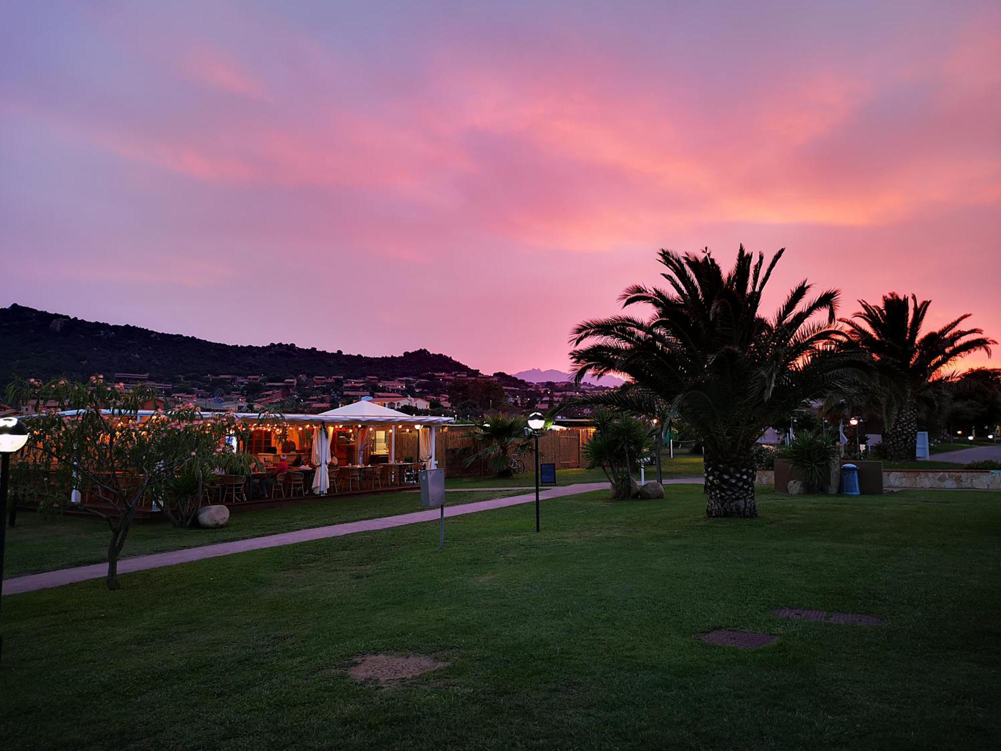 Rey Beach Club Monte Nai Εξωτερικό φωτογραφία