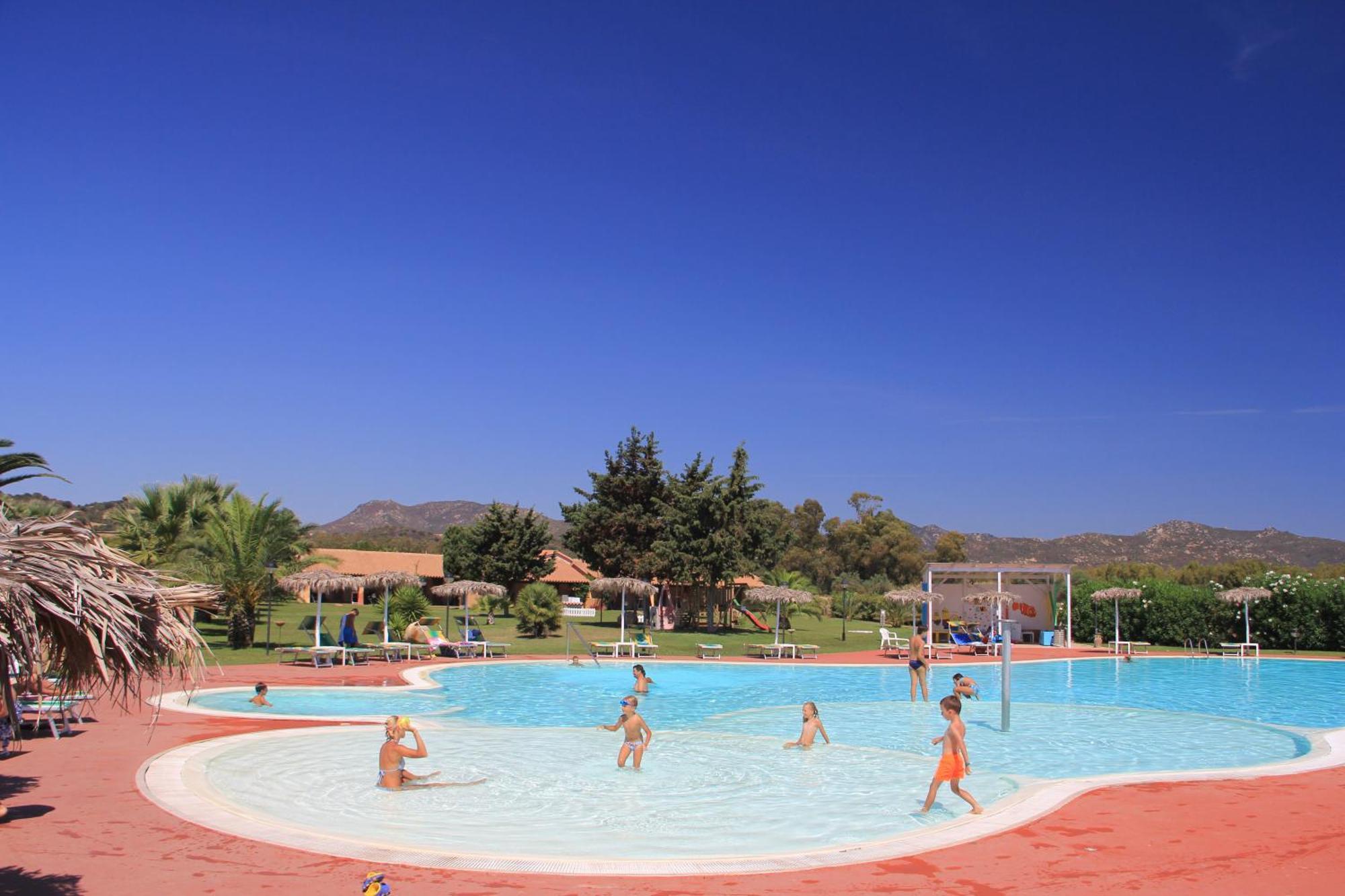 Rey Beach Club Monte Nai Εξωτερικό φωτογραφία